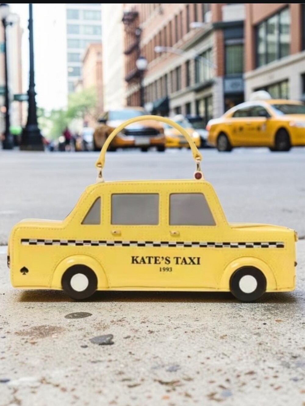 Kate Spade NY 3D Taxi Crossbody Bag NEW - Picture 3 of 8